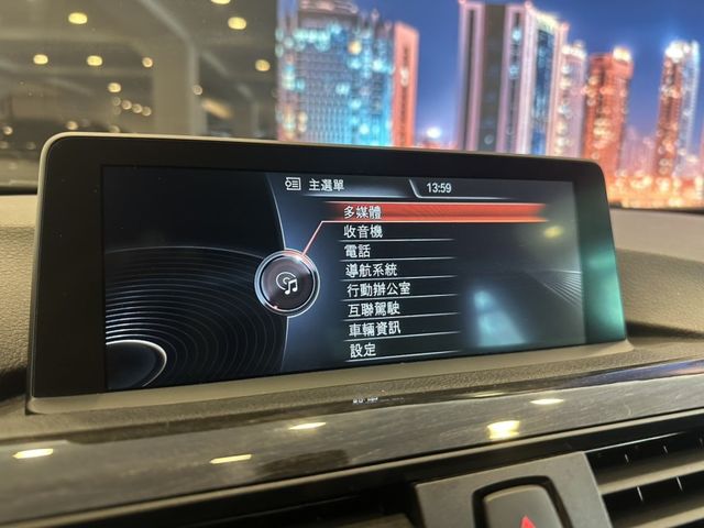 BMW/ 寶馬 320i  第31張相片