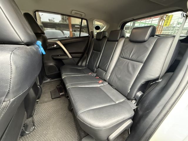 Toyota RAV4  第8張相片