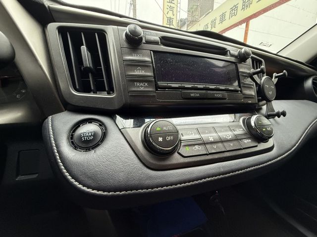 Toyota RAV4  第12張相片