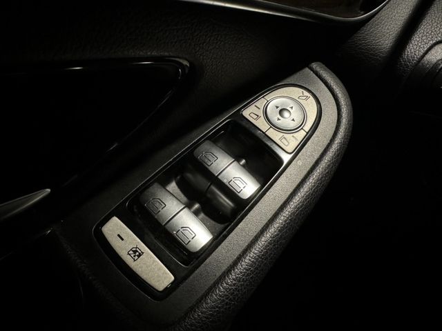 Mercedes-Benz/賓士 GLC300  第25張相片