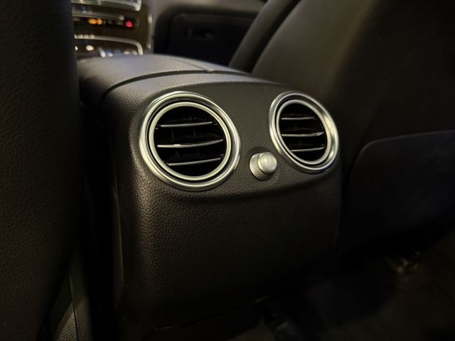Mercedes-Benz/賓士 GLC300  第35張相片
