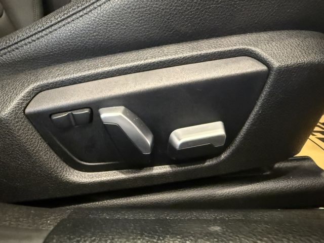 BMW/ 寶馬 318i  第24張相片