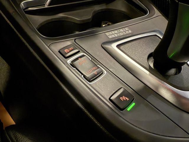 BMW/ 寶馬 318i  第25張相片