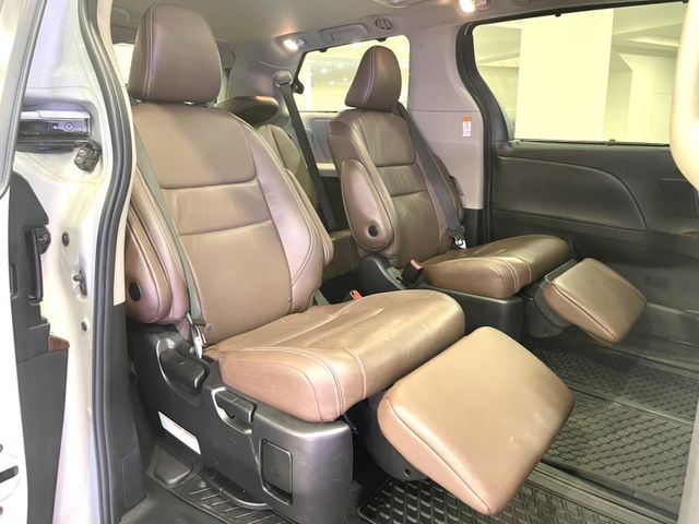 Toyota Sienna  第23張相片