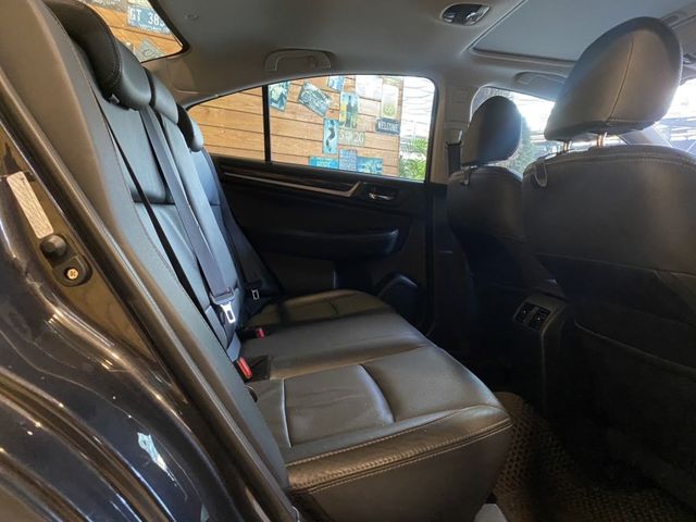 Subaru Legacy  第9張相片