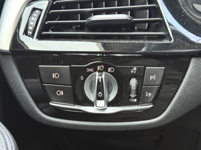 BMW/ 寶馬 520i  第20張相片