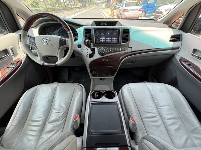 Toyota Sienna  第9張相片