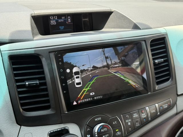 Toyota Sienna  第14張相片
