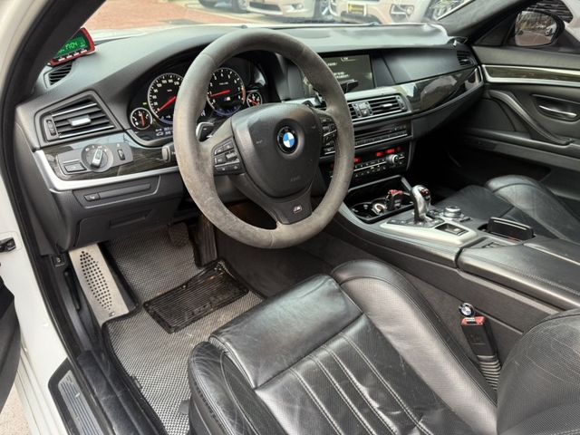 BMW/ 寶馬 M5  第9張相片