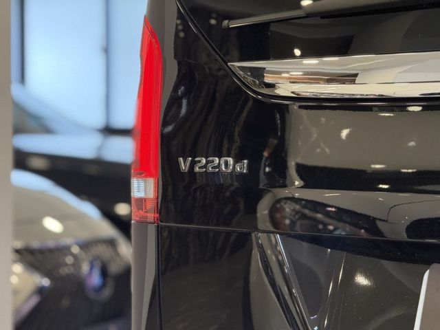 Mercedes-Benz/賓士 V220d  第3張相片