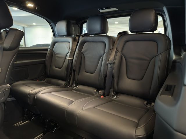 Mercedes-Benz/賓士 V220d  第11張相片