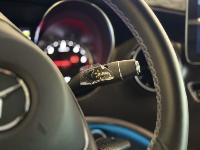 Mercedes-Benz/賓士 V220d  第13張相片