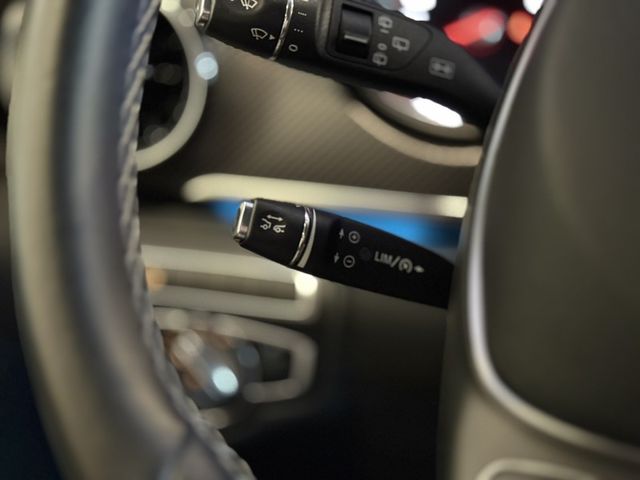 Mercedes-Benz/賓士 V220d  第15張相片
