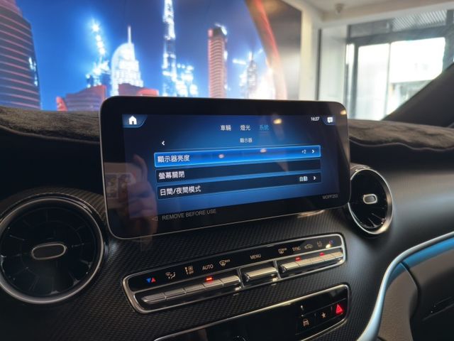 Mercedes-Benz/賓士 V220d  第21張相片