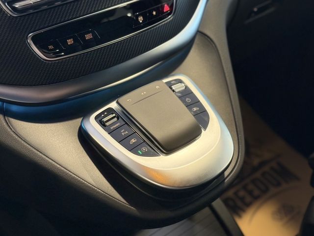 Mercedes-Benz/賓士 V220d  第23張相片