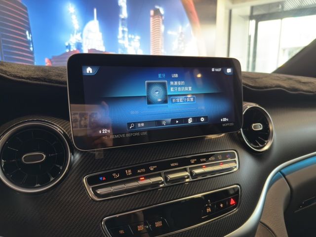 Mercedes-Benz/賓士 V220d  第24張相片