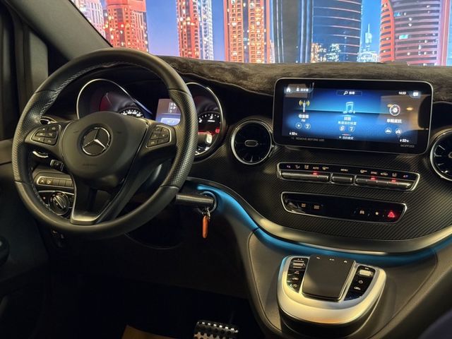Mercedes-Benz/賓士 V220d  第35張相片