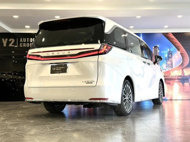 Lexus LM  第7張相片