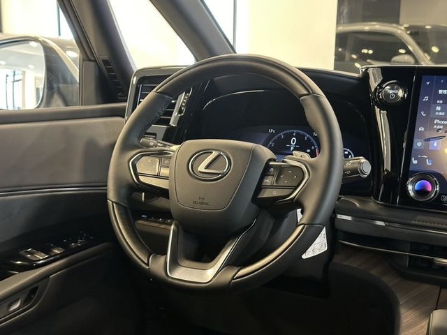 Lexus LM  第22張相片