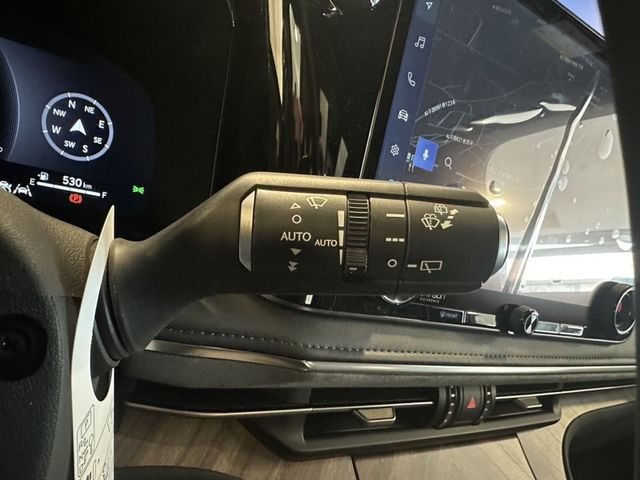 Lexus LM  第32張相片