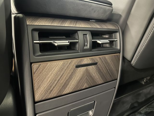 Lexus LM  第45張相片