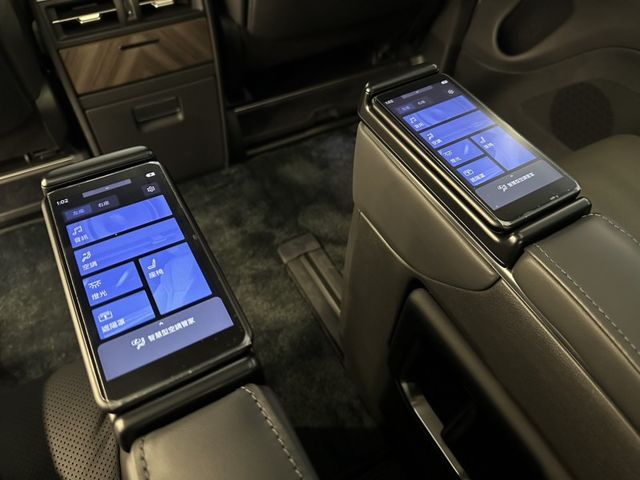 Lexus LM  第46張相片