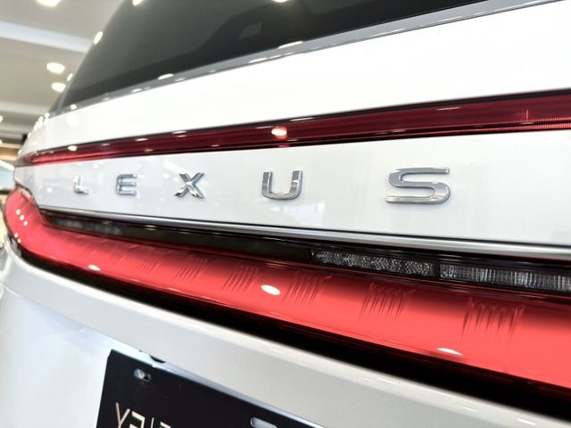 Lexus LM  第61張相片