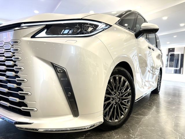 Lexus LM  第62張相片