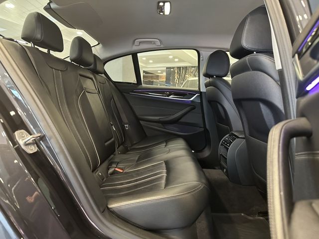 BMW/ 寶馬 520i Luxury  第18張相片