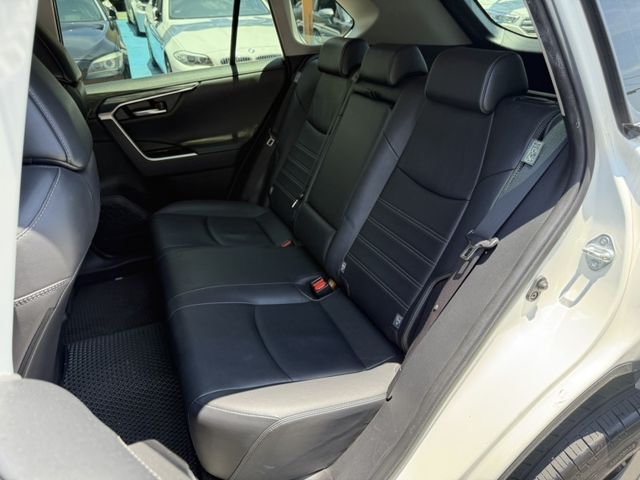 Toyota RAV4  第8張相片