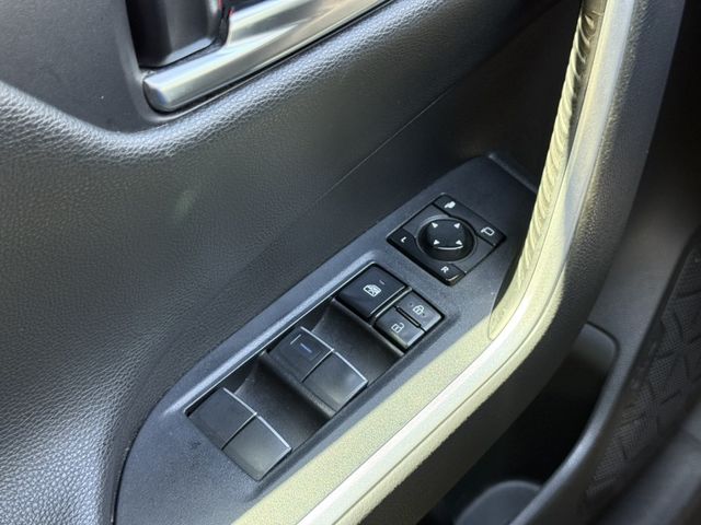 Toyota RAV4  第24張相片