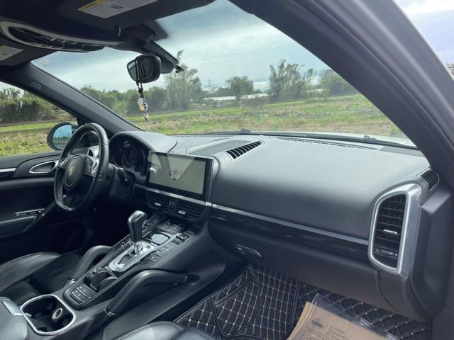 Porsche保時捷 Cayenne   第9張相片