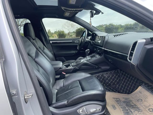 Porsche保時捷 Cayenne   第10張相片
