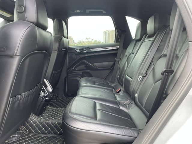 Porsche保時捷 Cayenne   第11張相片