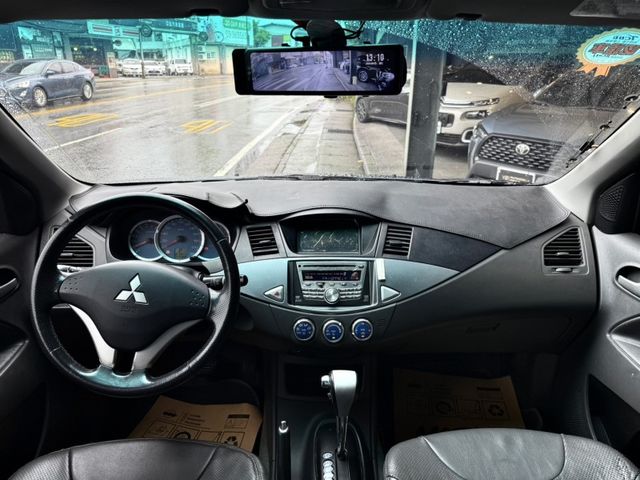 Mitsubishi Zinger  第10張相片
