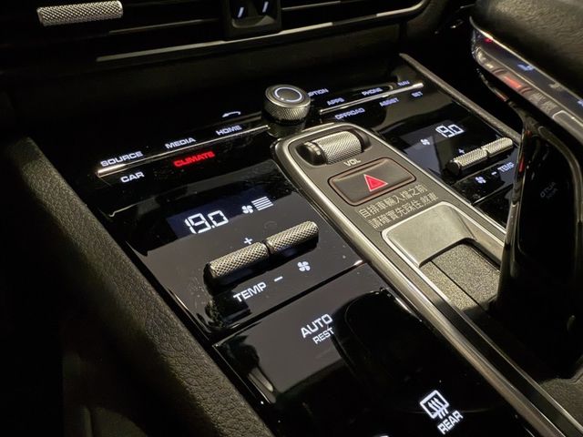 Porsche保時捷 Cayenne   第29張相片