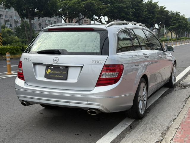 Mercedes-Benz/賓士 C300  第3張相片