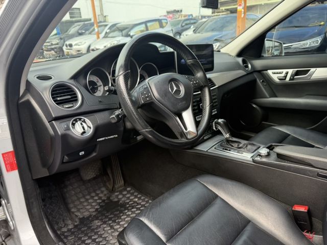 Mercedes-Benz/賓士 C300  第9張相片