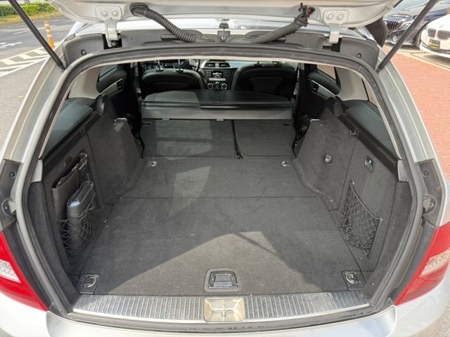 Mercedes-Benz/賓士 C300  第21張相片