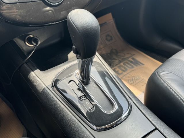 Nissan Tiida  第14張相片