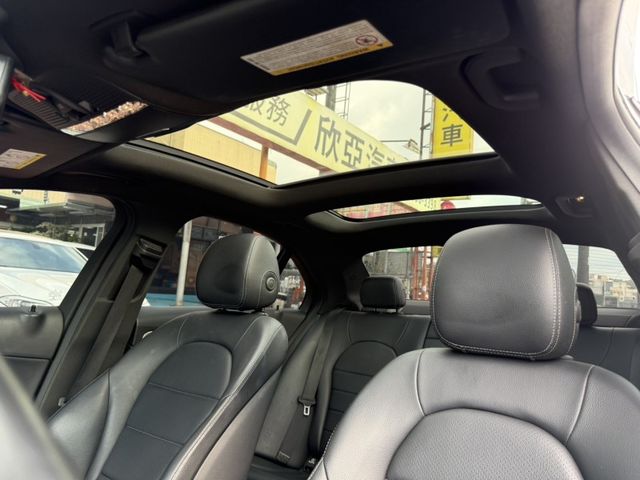 2017年 Mercedes-Benz C300 4MATIC  第4張相片
