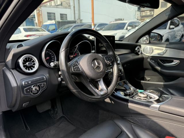 2017年 Mercedes-Benz C300 4MATIC  第9張相片