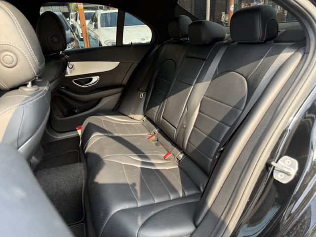 2017年 Mercedes-Benz C300 4MATIC  第11張相片