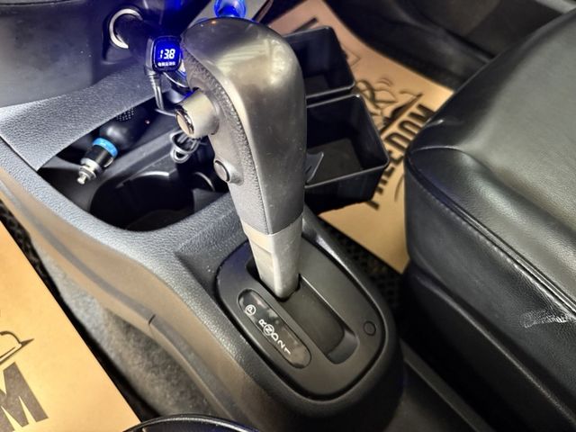 2010年 NISSAN LIVINA H版  第13張相片