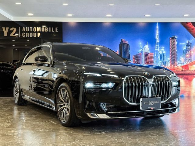 2022年 BMW G70 735i Luxury  第2張相片