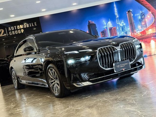 2022年 BMW G70 735i Luxury  第4張相片