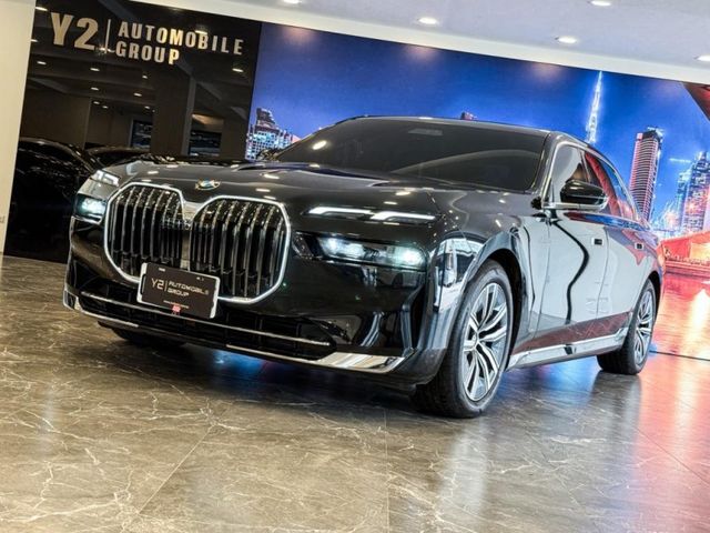2022年 BMW G70 735i Luxury  第7張相片