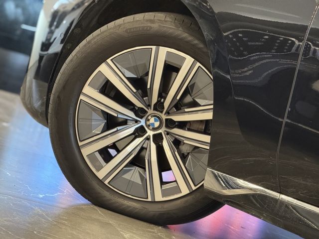 2022年 BMW G70 735i Luxury  第16張相片