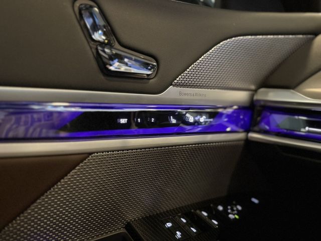 2022年 BMW G70 735i Luxury  第25張相片