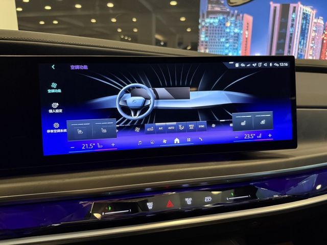 2022年 BMW G70 735i Luxury  第42張相片